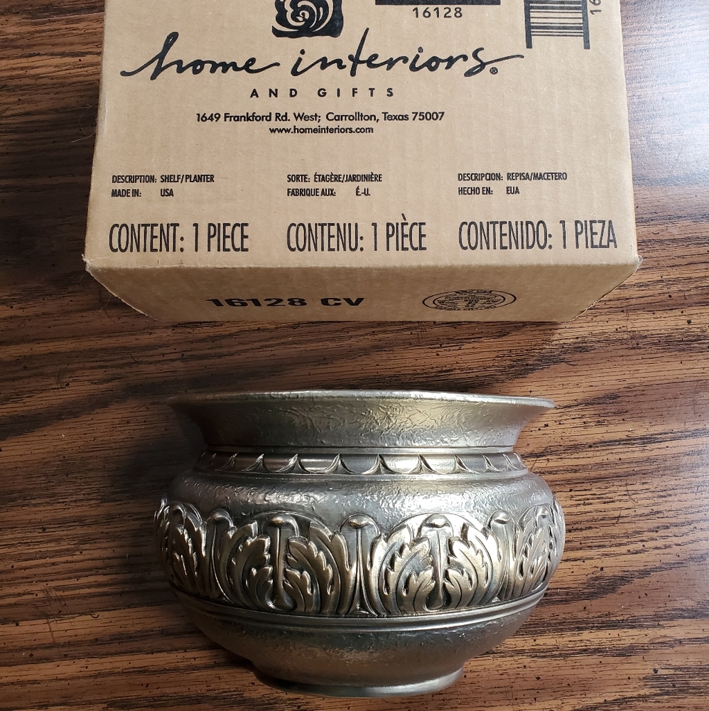 New/Never Used- Vintage Home Interiors Gold Wall Pocket Planter Shelf